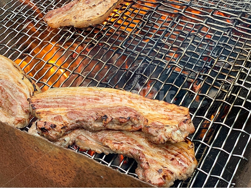BBQ,bbq,pork belly,Charcoal grill,Whole pork belly,meat,fire,barbecue grill,food,charcoal fire