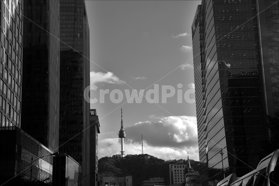 건물,building,officebuilding,사무실건물,구름,산,도시,풍경,city,landscape,한국도시풍경,한국도시경관,korea cityscape,흑백,모노톤,monochrome,black and white,건축물,건물외관,exterior,building,structure,architecture,construction