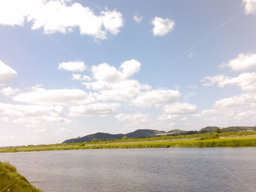 강물,구름,하늘,초원,풍경,자연,풍경,nature,landscape,outdoors,옥외,land,땅,water,물,ocean,대양,sea,바다,shoreline,해안선