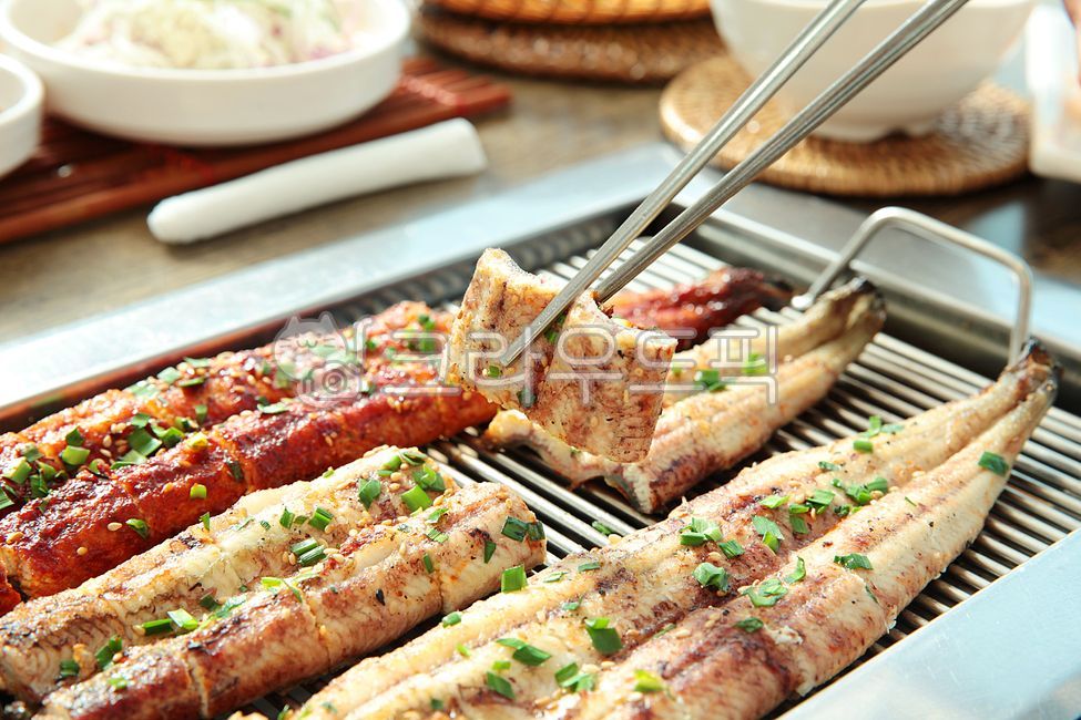 장어,민물장어,고창장어,풍천장어,고창풍천장어,장어구이,민물장어구이,셀프장어,셀프장어구이,양념장어,양념장어구이,장어초벌,초벌,초벌구이,민물장어초벌,고기,물고기,생선,구이,장어요리,한식,한정식,한국음식,한국요리,음식점,한국음식점,한국식당,식당,전통음식,요리,전통요리,맛집,먹방,별미,전통보양식,전통영양식,영양식,보양음식,건강식,영양음식,건강,건강음식,보양식,수산물,식재료,복날,복날음식,초복,중복,말복,초복음식,중복음식,말복음식,한국먹거리,건강요리,영양요리,food,식사,음식,식재료,요리,food,cook,meal,dishes,food reserves