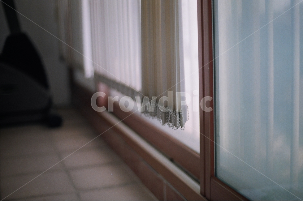 블라인드,감성,베란다,겨울,blind,veranda,daylight,winter,tile,타일,샷시,sash