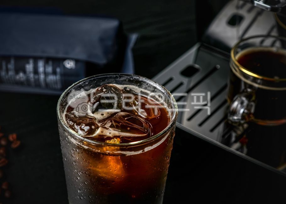 커피,커피머신,컵,아이스커피,beerglass,beverage,음료,beer,마시다,glass,유리