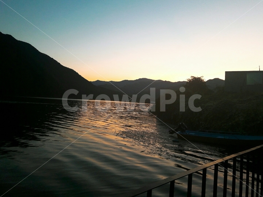 춘천,분위기,배경화면,해질녘,초저녘,자연,풍경,nature,landscape,한국자연풍경,한국자연경관,korea nature landscape,banister,난간,handrail,railing