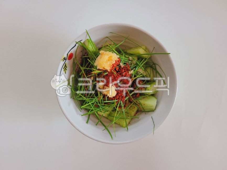 부추,오이,부추김치,오이김치,부추오이김치,한식,한국음식,반찬,음식,food,koreanfood,kimchi,plant,식물,채소,고춧가루,요리,식재료