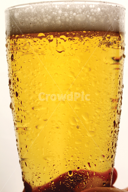 glass,유리,drink,음주,beerglass,맥주유리,beverage,마실것,beer,알코올,alcohol,맥주,맺힘,물방울,시원함,거품,차가운,물,술,주류,alcohol
