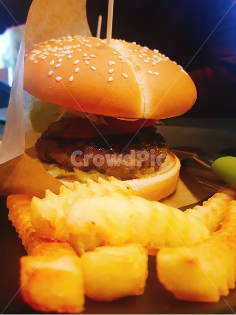 햄버거,버거,food,burger,음식,식품,감자튀김,감자,수제버거,음식,식재료,요리,food,cook,meal,dishes,food reserves,양식,서양음식,서양요리,western food,western dishes,western meal,western cook
