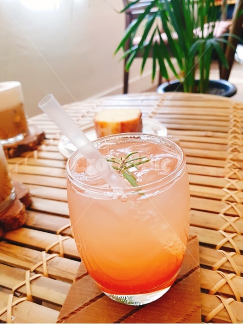 beverage,마실것,drink,음료,복숭아에이드,칵테일,cocktail,음료수,drink,beverage