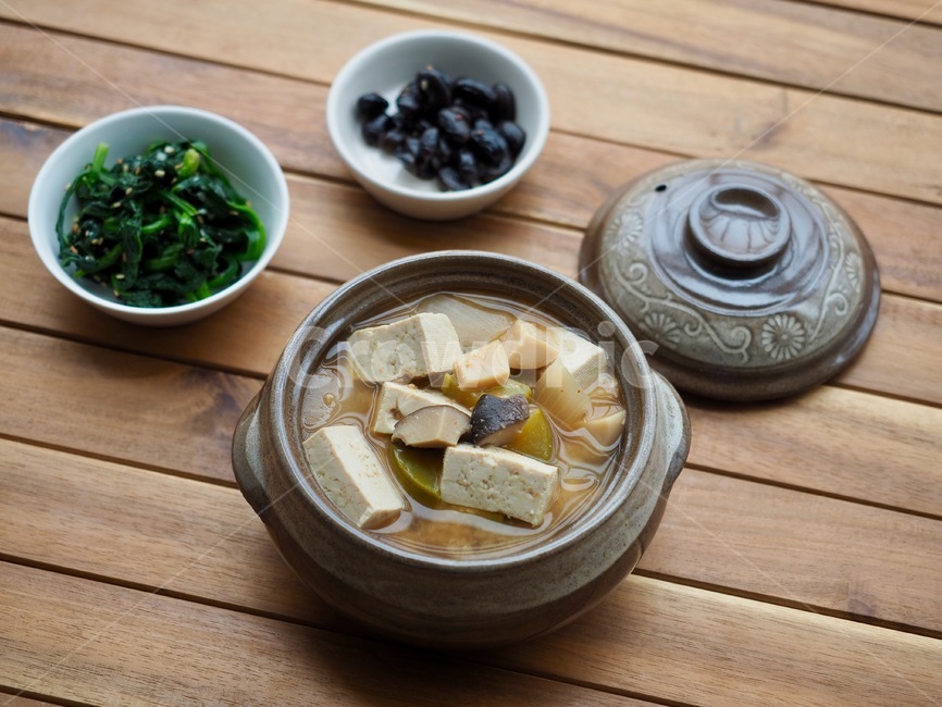 된장찌개,뚝빼기된장찌개,뚝빼기,두부,한국음식,식품,한식,한국문화,한국,배경,음식문화,웰빙,문화,아시아,아시아음식,전통,음식,요리,반찬,뜨거운음식,국물음식,음식,식재료,요리,food,cook,meal,dishes,food reserves,한식,한국음식,한국요리,korean food,korean dishes,korean meal,korean cook