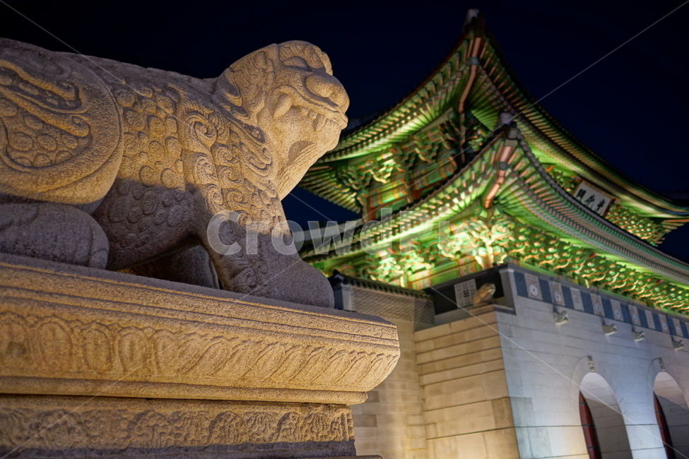 광화문,경복궁,궁궐,궁전,고궁,서울,한국,문화재,종로,종로구,사직로,조선왕조,조선시대,조선,역사,야경,korea,seoul,전통,한옥,성문,한양도성,성벽,캐슬,castle,한국전통,한국문화,서울야경,서울풍경,풍경,nightview,nightscene,nightscape,한국관광지,한국명소,랜드마크,landmark,landscape,culturalassets,culturalproperties,동상,석상,조형물,해태,야경,밤,풍경,nightscape,night,landscape,한국전통,한국문화,korean traditional,korean culture,랜드마크,landmark,tourist attraction,한국랜드마크,한국관광지,한국명소,korea landmark,korea tourist attraction,건축물,건물외관,exterior,building,structure,architecture,construction,animal,동물,dinosaur,공룡,건물,shrine,신사,pagoda,탑,worship,예배