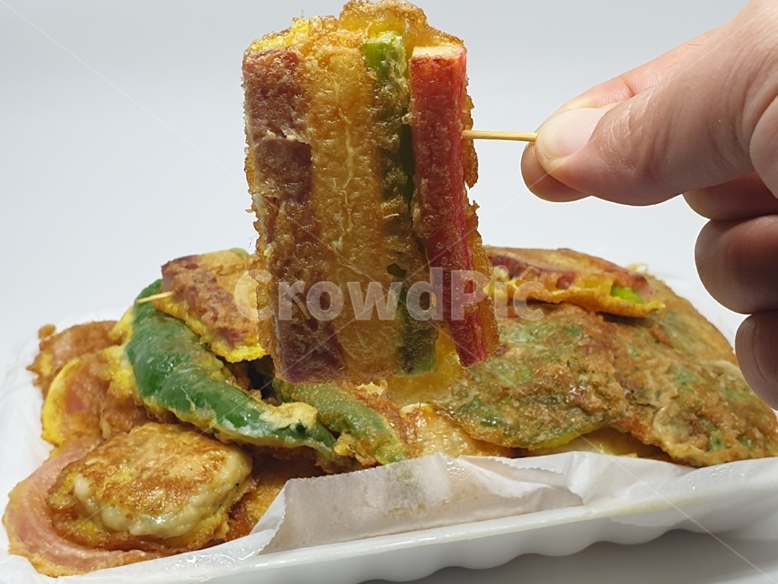 traditional cuisine,snack,objects,recipe,All battles,Holiday dishes,Styrofoam,Korean food,Snacks,cooking,Eating,Drink snacks,Korean cuisine,cook,holiday food,koreafood,jeon,eating,food,electric current,dessert,traditional food,object