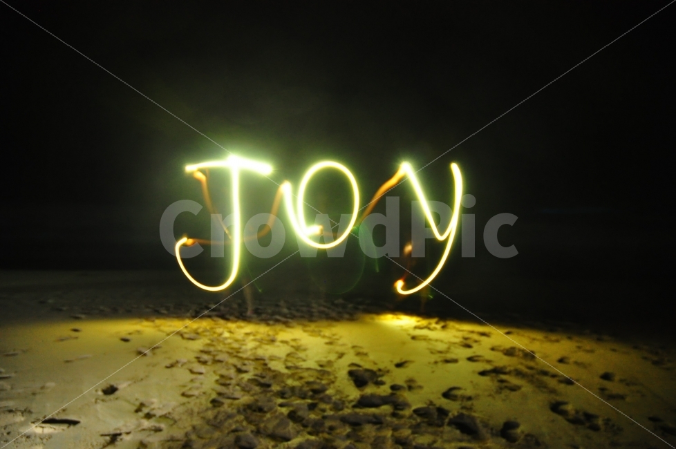 바다,해변,글씨,기쁨,밤,밤바다,모래,핸드폰,플래시,빛,어둠,sea,beach,sand,word,writing,joy,night,light,flash,야경,밤,풍경,nightscape,night,landscape,감정표현,기분,feeling,emotion,연출,컨셉,콘셉,direction,concept