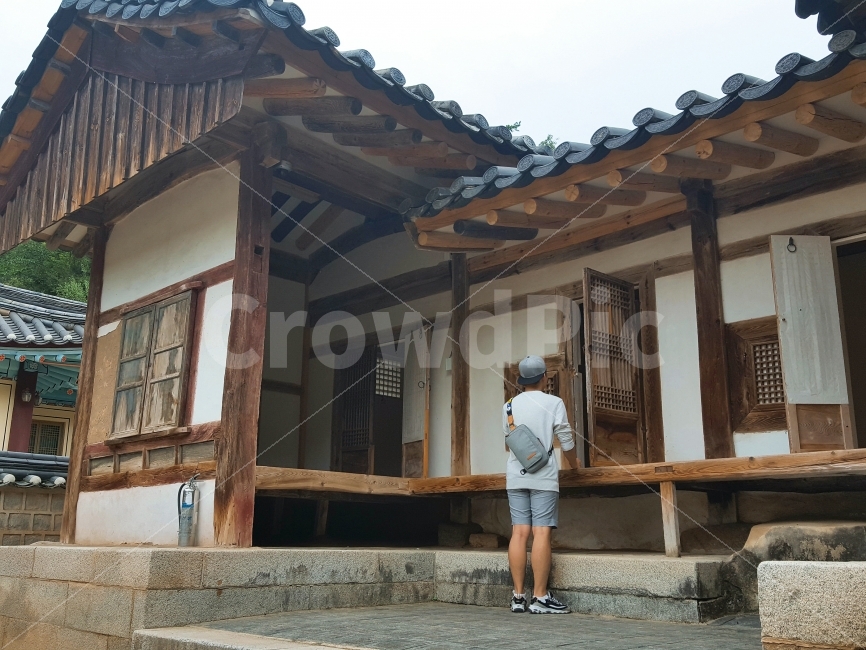 여행,travel,여행사진,국내여행,혼자여행,사진,배경사진,배경,이쁜사진,색감,색감좋은사진,스냅사진,삼각대사진,스냅샷,삼각대샷,뒷모습,뒷모습사진,여행자,여행가,안동,안동여행,도산서원,한국전통,한국문화,korean traditional,korean culture,사람,인물,인간,human,person,남성,남자,man,male