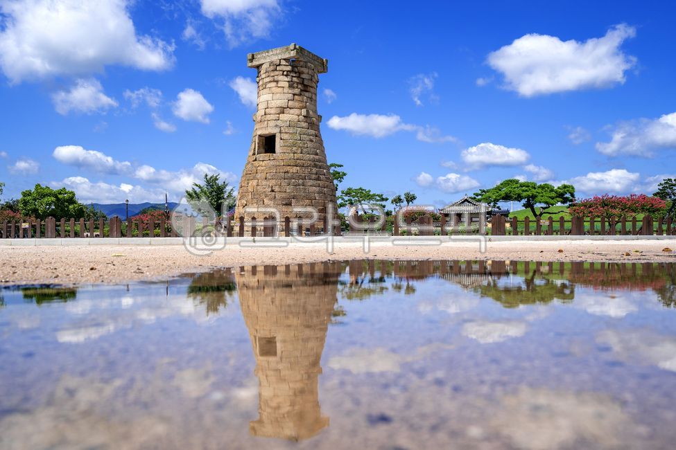 첨성대,파란하늘,경주,반영,구름,데칼코마니,하늘,자연,여름,한국랜드마크,한국관광지,한국명소,korea landmark,korea tourist attraction