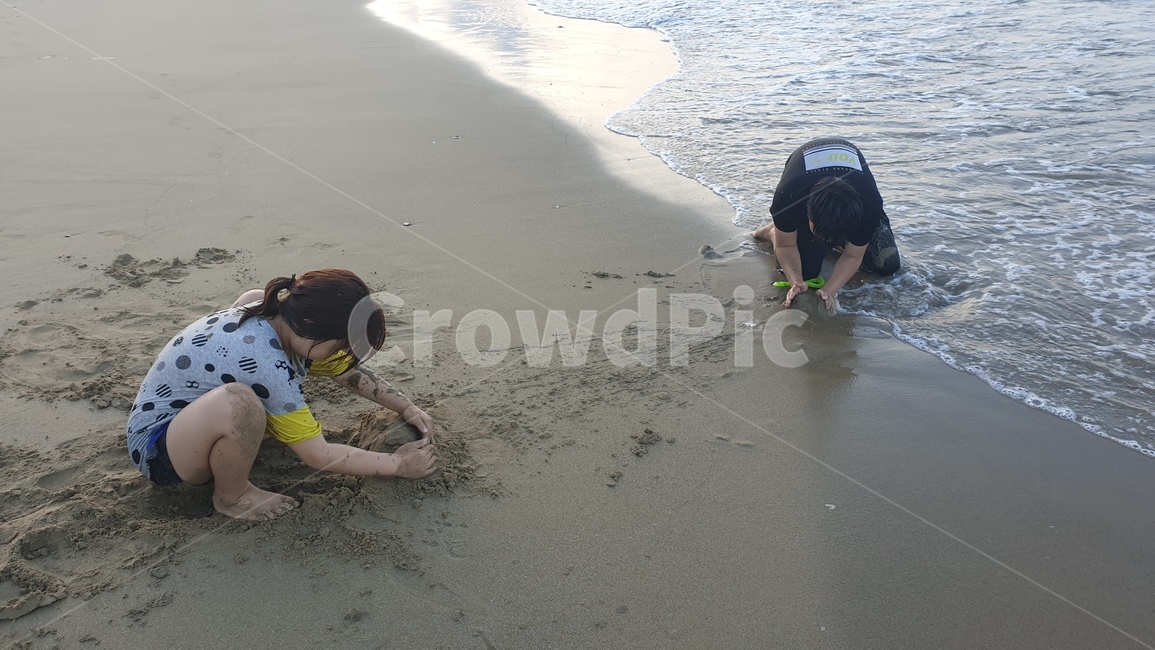 모래성,해수욕장,모래놀이,소꿉놀이,남매