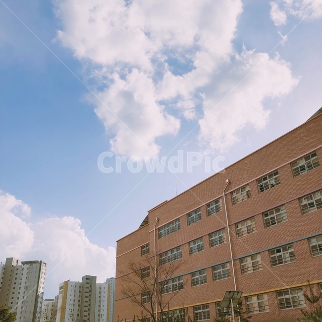 맑은하늘,spring,sky,cloud,school,학교,건축물,건물외관,exterior,building,structure,architecture,construction