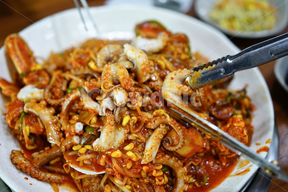 식사,해물,해물찜,먹방,먹거리,해물요리,낙지,음식,안주,매콤,매운음식,매운요리,쫄깃,식감,외식,안줏거리,술안주,씨푸드,찜,음식,식재료,요리,food,cook,meal,dishes,food reserves,수산물,해산물,fishery products,seafood,한식,한국음식,한국요리,korean food,korean dishes,korean meal,korean cook