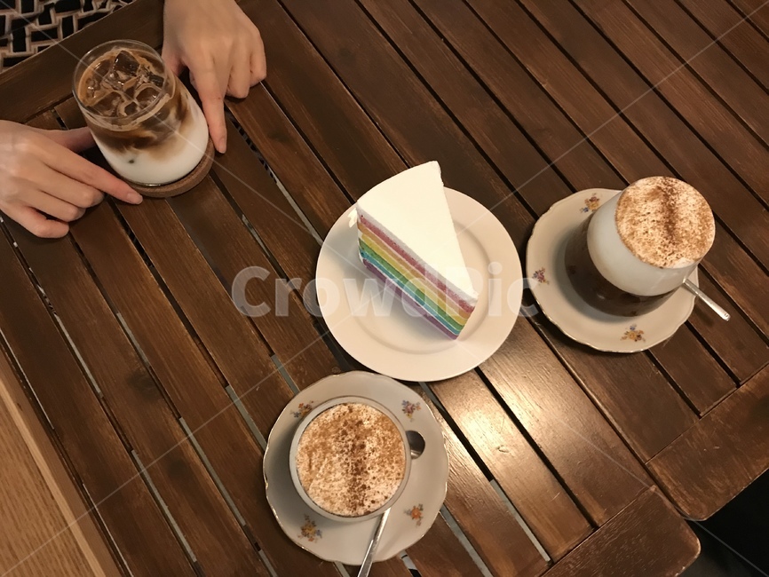 사람,카페,커피,케익,무지개케익,디저트,간식,후식,dessert,snack,음료수,drink,beverage,커피,카페,coffee,cafe