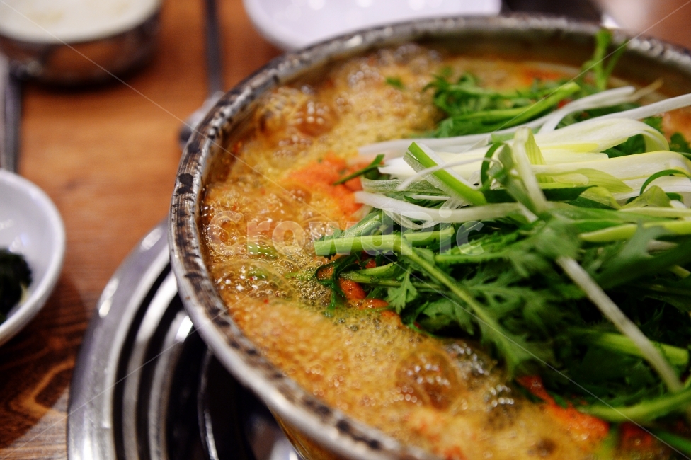 찌개,알탕,동태찌개,국물,국물요리,동태탕,지리,내장,생선,탕,미나리,쑥갓,깻잎,국자,양푼,겨울,파,고추장,고추가루,식사,저녁,동태,밥,음식,식재료,요리,한식,한국음식,한국요리,fisheggs,fish,jjigae,stew,casserole,food,cook,meal,dishes,koreanfood,koreandishes,음식,식재료,요리,food,cook,meal,dishes,food reserves,한식,한국음식,한국요리,korean food,korean dishes,korean meal,korean cook