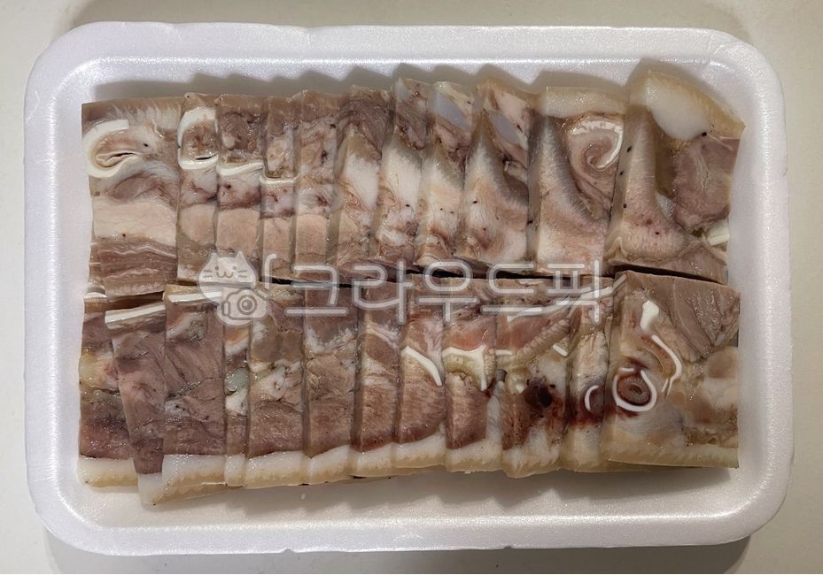 머릿고기,눌린고기,돼지고기,돼지머리,편육,고사음식,제사음식,고기,돼지,육류,포장,포장음식,음식,요리,식사,식재료,먹방,한식,한국음식,한국요리,meal,food,dish,cook,koreafood,pork,meat