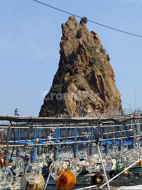 독도,섬,돌산,바닷가,울릉도,바위,갈매기,산업,industry,industrial,어업,fishery,fishing industry