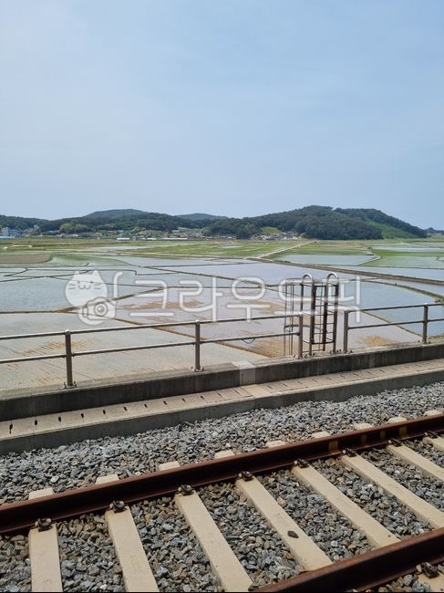 하늘,기찻길,논,깨끗한,시야,탁트인,선로,자연,outdoors,자갈,road,nature,철도,기차역