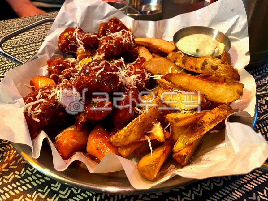 Seasoned Chicken,chicken,cook,dishes,boneless chicken,food,meal,French fries,meat,ingredients,cooking,Seasoned boneless meat