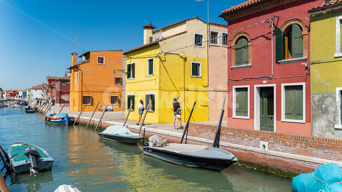부라노섬,부라노,베니스,베네치아,이탈리아,도시,알록달록,유럽,burano,venice,venezia,색감,건물,하늘,해외도시,해외,수상도시,배
