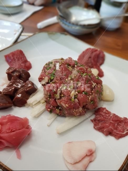 모듬말고기,모듬,말고기,meat,horse,horsemeat,음식,요리,고기,food,dish,음식,식재료,요리,food,cook,meal,dishes,food reserves