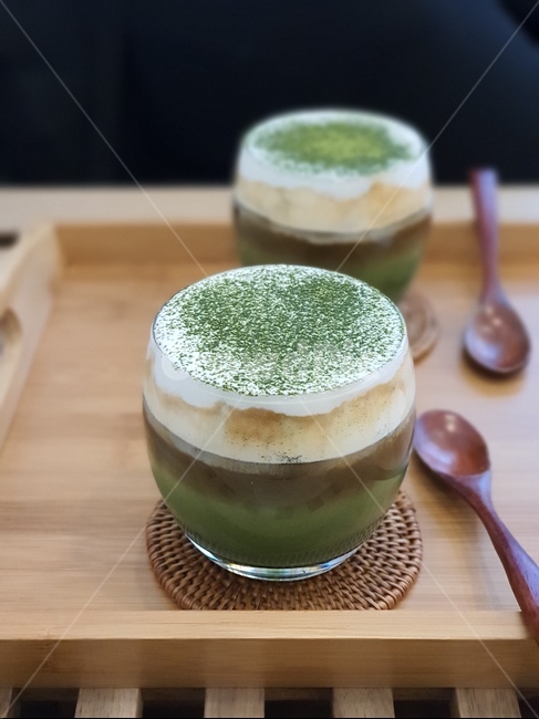 라떼,beverage,drink,latte,cup,카페,pottery,도기류,마실것,녹차라떼