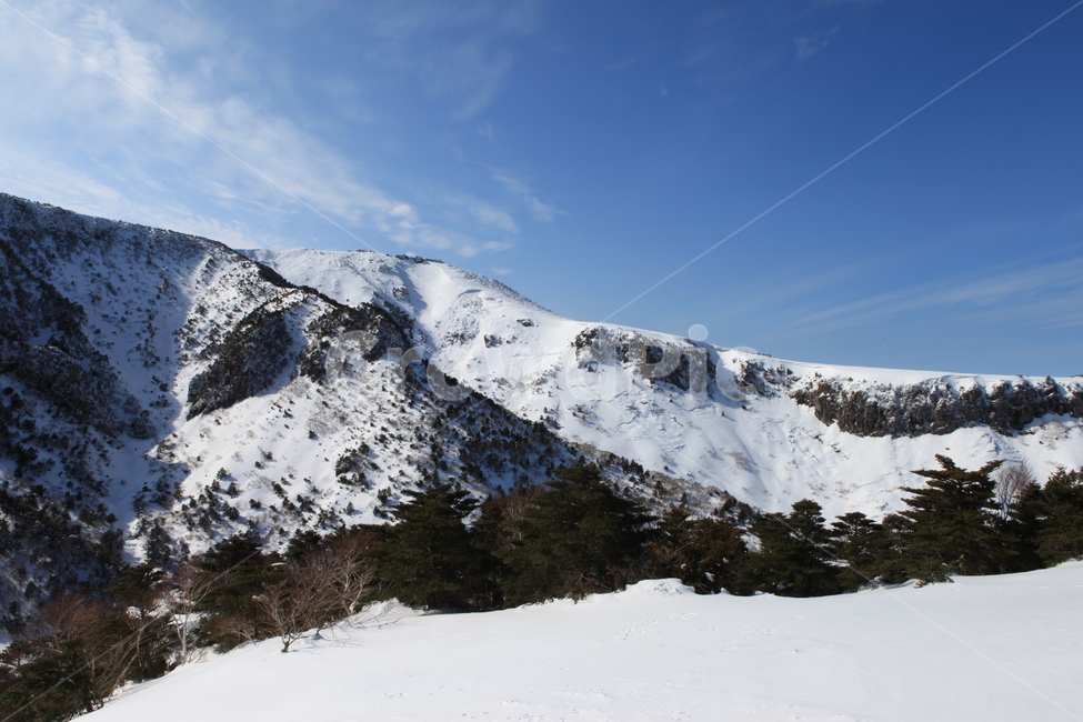 한라산,겨울,눈,산,국립공원,자연,풍경,겨울,계절,winter,season,자연,풍경,nature,landscape,한국자연풍경,한국자연경관,korea nature landscape,제주도,jeju,jeju island,mountain,outdoors,옥외,ice,얼음,mountain range,산맥,빙