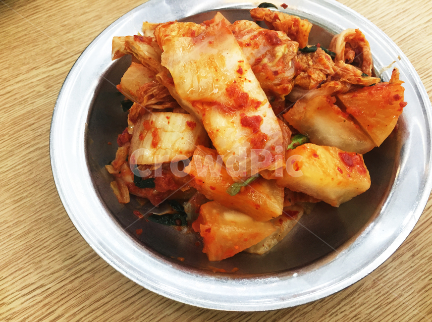 김치,한국음식,배추김치,깍뚜기,양념,접시,한국문화,채소,음식,식재료,요리,food,cook,meal,dishes,food reserves,한식,한국음식,한국요리,korean food,korean dishes,korean meal,korean cook