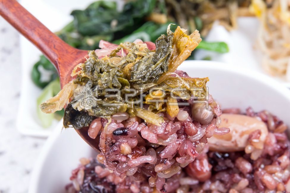 오곡밥,정월대보름,숫가락,상차림,대보름,나물,오곡,찰밥,전통,한국음식,한국요리,전통음식,전통문화,잡곡밥,밥,식사,보름,접시,그릇,한식,반찬,밥반찬,시래기,시래기나물