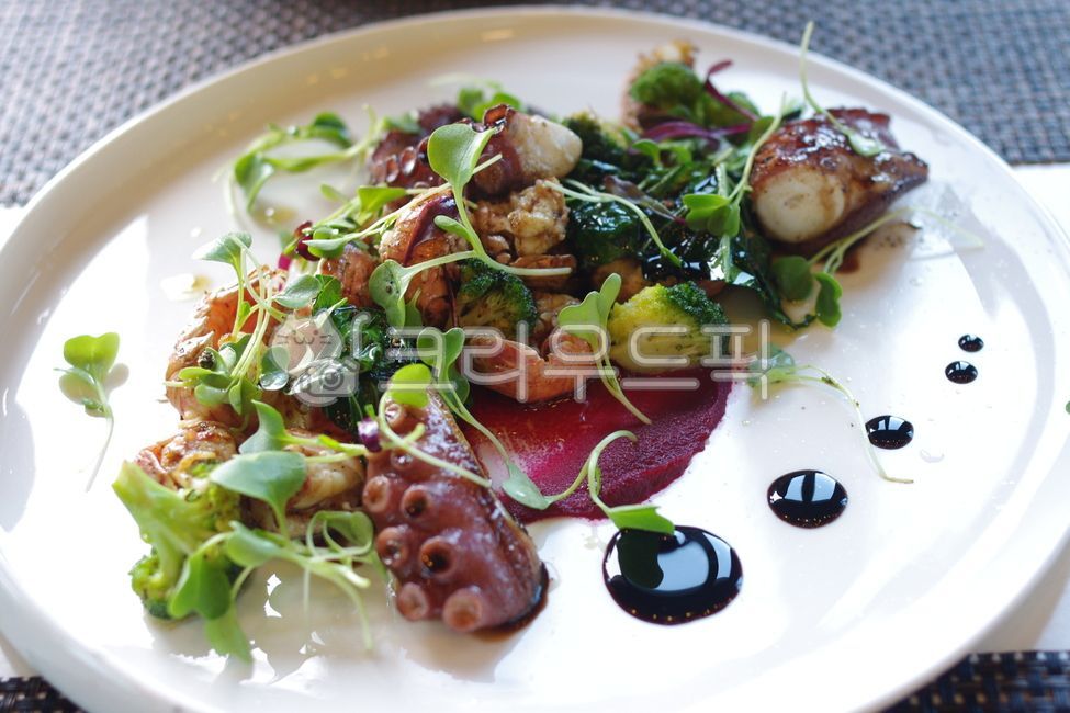 해산물요리,식사,문어요리,레스토랑,food,meal