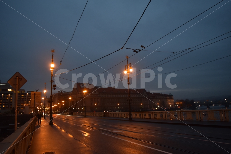유럽,여행,체코,프라하,저녁,야경,다리,가로등,불빛,czech,praha,prague,도시,풍경,city,landscape,감성,sensible,feeling,해외,외국,세계,foreign,oversea,world,야경,밤,nightscape,night,road,도로,asphalt,아스팔트