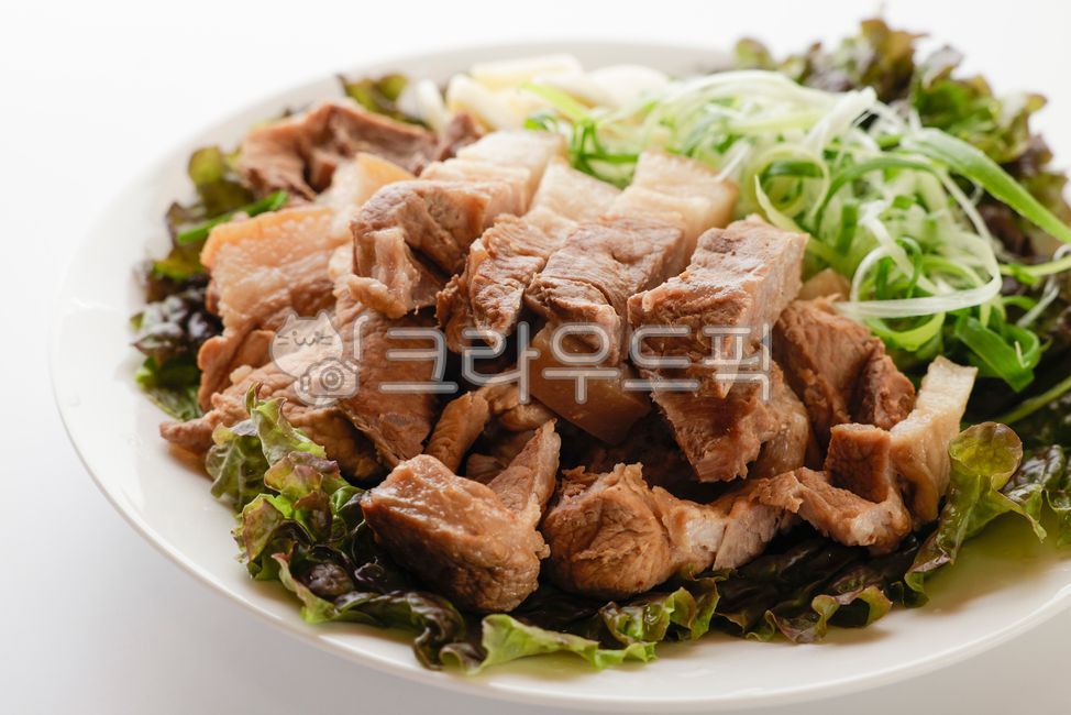 plate,Bossam,pork,vegetable,bowl,pig,boiled pork,Lettuce,Korean food,Boiled pork,ingredients,Pork bossam,cooking,cook,delicious,food,meal,forelegs,meat