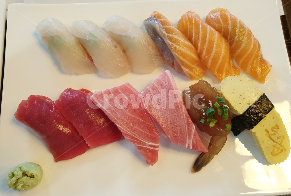 일식,스시,초밥,연어초밥,연어,음식,식재료,참치초밥,타마고,푸드,겨자,일본요리,일본초밥,수산물,해산물,참치,새우,새우초밥,food,cook,meal,dishes,sushi,seafood,fisheryproducts,foodreserves,japanesefood,japanesedishes,japanesemeal,japanesecook,음식,식재료,요리,food,cook,meal,dishes,food reserves,일식,일본음식,일본요리,Japanese food,Japanese dishes,Japanese meal,Japanese cook