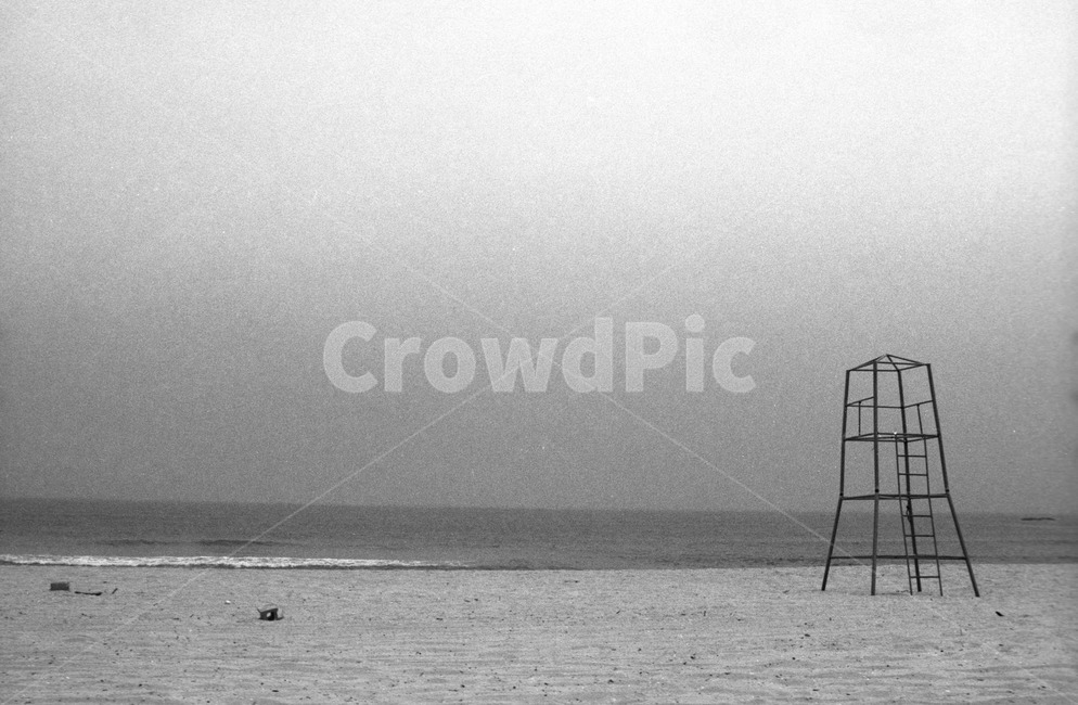 흑백,해변,바다,감시탑,파도,외로움,쓸쓸함,비수기,하늘,흐린,해변,바다,beach,sea,흑백,모노톤,monochrome,black and white