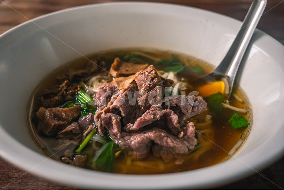 소고기,국수,쌀국수,소고기쌀국수,태국요리,요리,음식,food,ricenoodles,noodles,beef,나무테이블,소,국물,따끈한,맛있는,맛집,음식사진,음식,식재료,요리,food,cook,meal,dishes,food reserves,면류,면요리,noodles