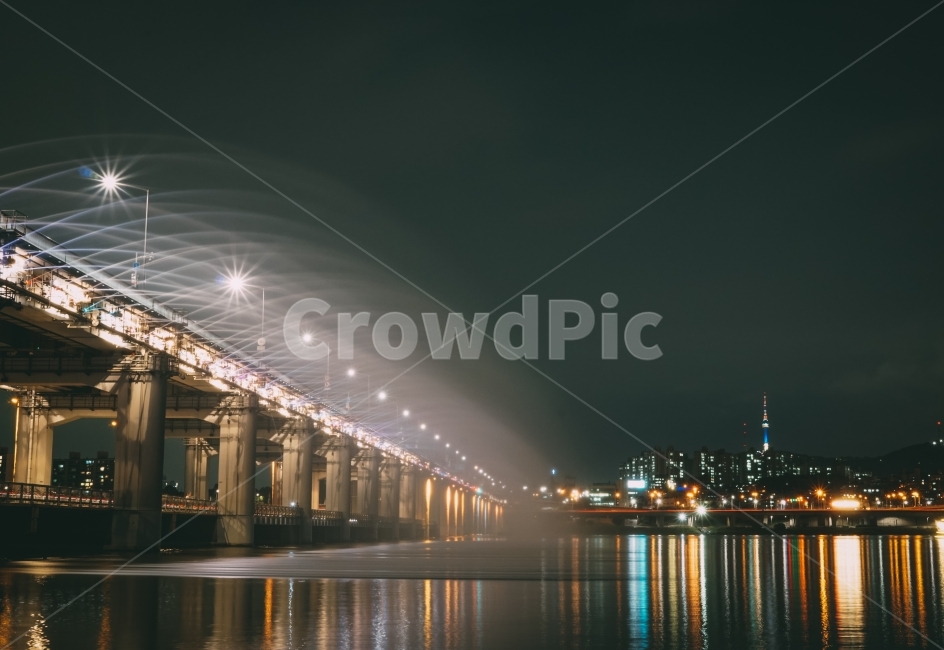 한강,야경,장노출,분수,도시,river,반포대교,무지개분수,night,nightview,city,cityscape,hanriver,seoul,남산타워,야경,밤,풍경,nightscape,night,landscape,도시,city,한국도시풍경,한국도시경관,korea cityscape,building,건물,시티,town,metropolis,중심지,urban,어반
