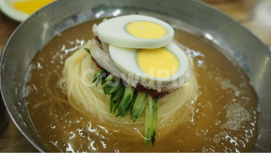 계란,여름,여름음식,계절음식,오이,얼음,시원한,밀면,맛집,유명한음식,부산,음식,식재료,요리,food,cook,meal,dishes,food reserves,면류,면요리,noodles,한식,한국음식,한국요리,korean food,korean dishes,korean meal,korean cook
