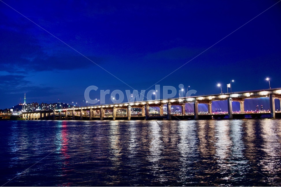 한강,한강야경,반포대교,반포대교분수,밤하늘,다리,남산타워,야경,밤,풍경,nightscape,night,landscape,도시,city,한국도시풍경,한국도시경관,korea cityscape,water,물,waterfront,워터 프론트,port,포트,dock,독,pier,교각