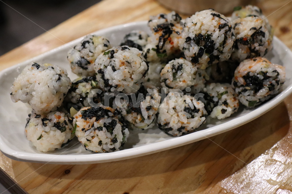 주먹밥,김가루,날치알,밥,식사,음식,식재료,요리,food,cook,meal,dishes,food reserves