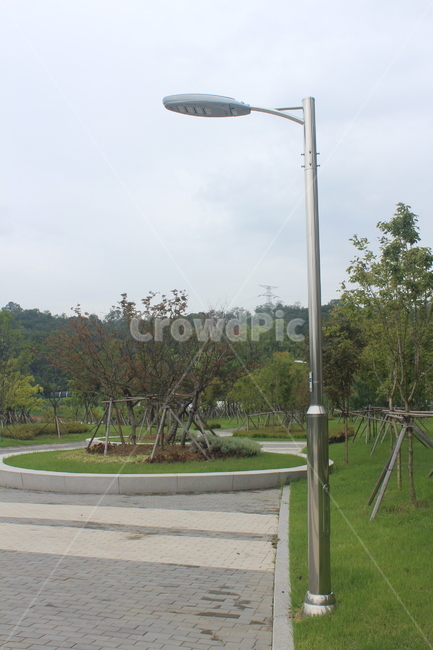 lamppost,램프포스트,가로등,길,공원길,나무,trees,wood,에너지산업,energy industry,사물,물건,오브젝트,thing,object,matter