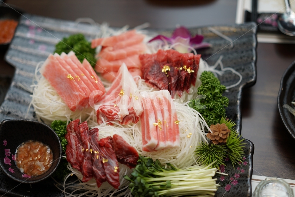 안주,참치,회,참치회,술안주,색감,식감,빨강,횟감,안줏거리,음식,생선,먹방,푸드,술자리,안주거리,모임,만남,레드,안주추천,소주안주,맥주안주,음식,식재료,요리,food,cook,meal,dishes,food reserves,수산물,해산물,fishery products,seafood,일식,일본음식,일본요리,Japanese food,Japanese dishes,Japanese meal,Japanese cook