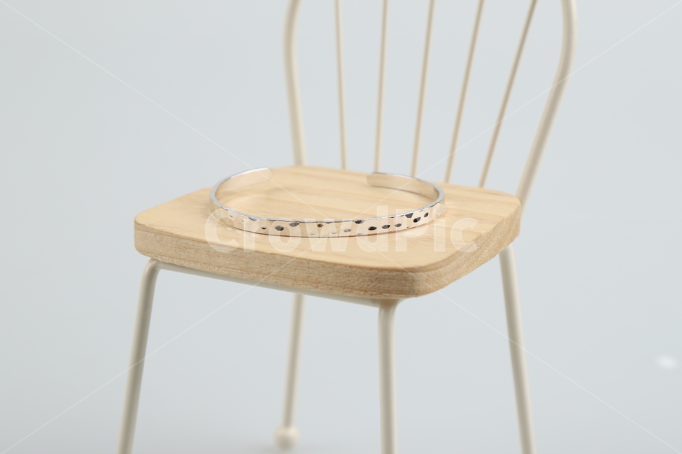 악세사리,팔찌,쥬얼리,스타일,패션,패션스타일,의상,fashion,style,사물,물건,오브젝트,thing,object,matter,연출,컨셉,콘셉,direction,concept
