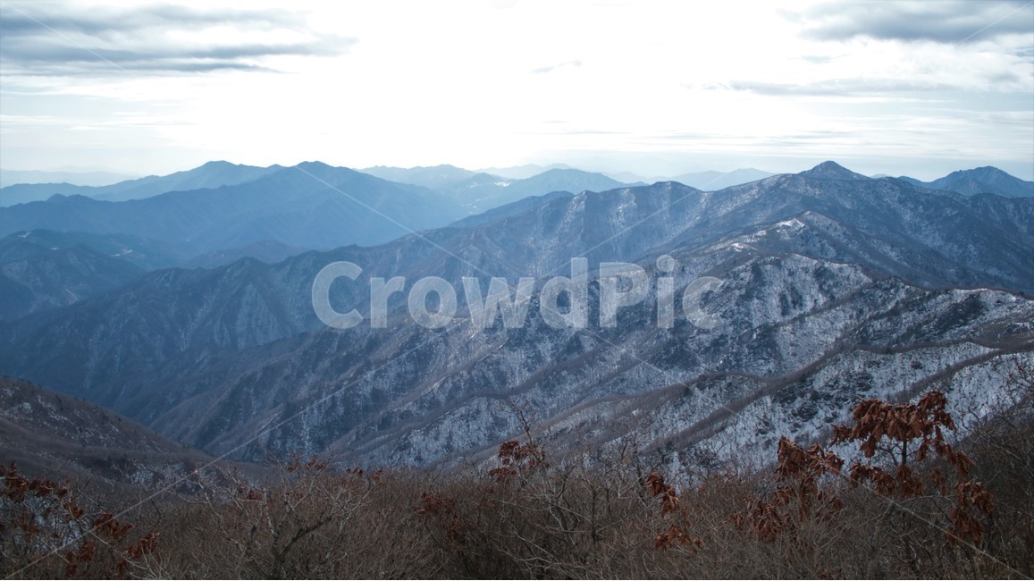 눈,산,덕유산,능선,설산,꼭대기,하늘,구름,자연,겨울,겨울,계절,winter,season,자연,풍경,nature,landscape,한국자연풍경,한국자연경관,korea nature landscape,slope,경사,mountain range,산맥,outdoors,옥외,mountain