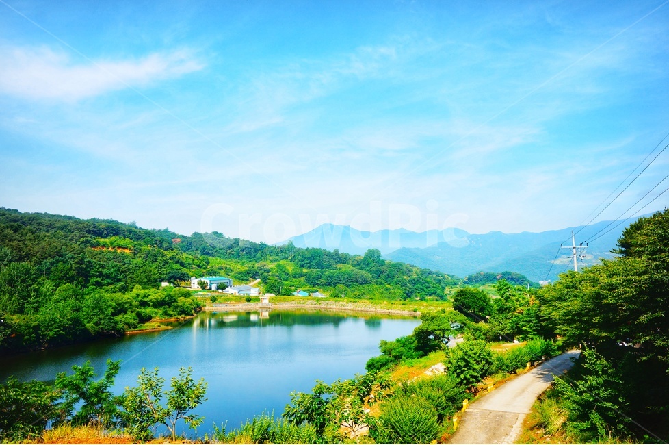 풍경,자연,저수지,건축,하늘,감상,나무,산,길,구름,맑음,시골,sky,반영,자연,풍경,nature,landscape,한국자연풍경,한국자연경관,korea nature landscape,scenery,outdoors,옥외,water,물,경치