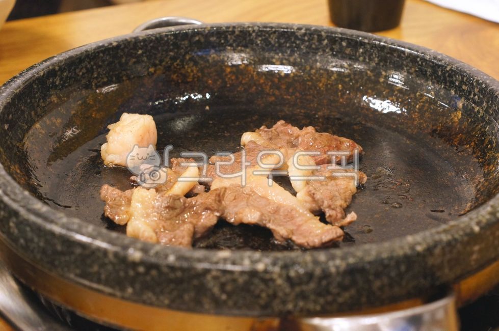stone tablet,cooking pan,cookware,horseflesh,meatstoneplate,meatplate,bbq,stonegrill,grilledhorse,cookingpan,Grilled Horse,horsemeat,grill