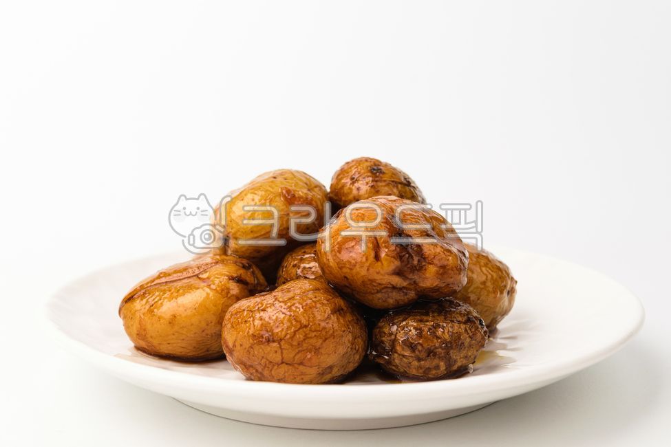 감자,알감자,조림,알감자조림,간장,양념,야채,채소,채식,음식,식사,식품,식료품,재료,식재료,음식재료,클로즈업,부드러운,고소한,아시아음식,음식,식재료,요리,food,cook,meal,dishes,food reserves,한식,한국음식,한국요리,korean food,korean dishes,korean meal,korean cook