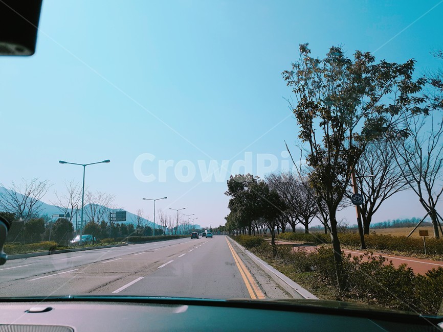 드라이브,차안,사이드미러,풍경,나무,하늘,부산풍경,외곽도로,부산도로,부산경치